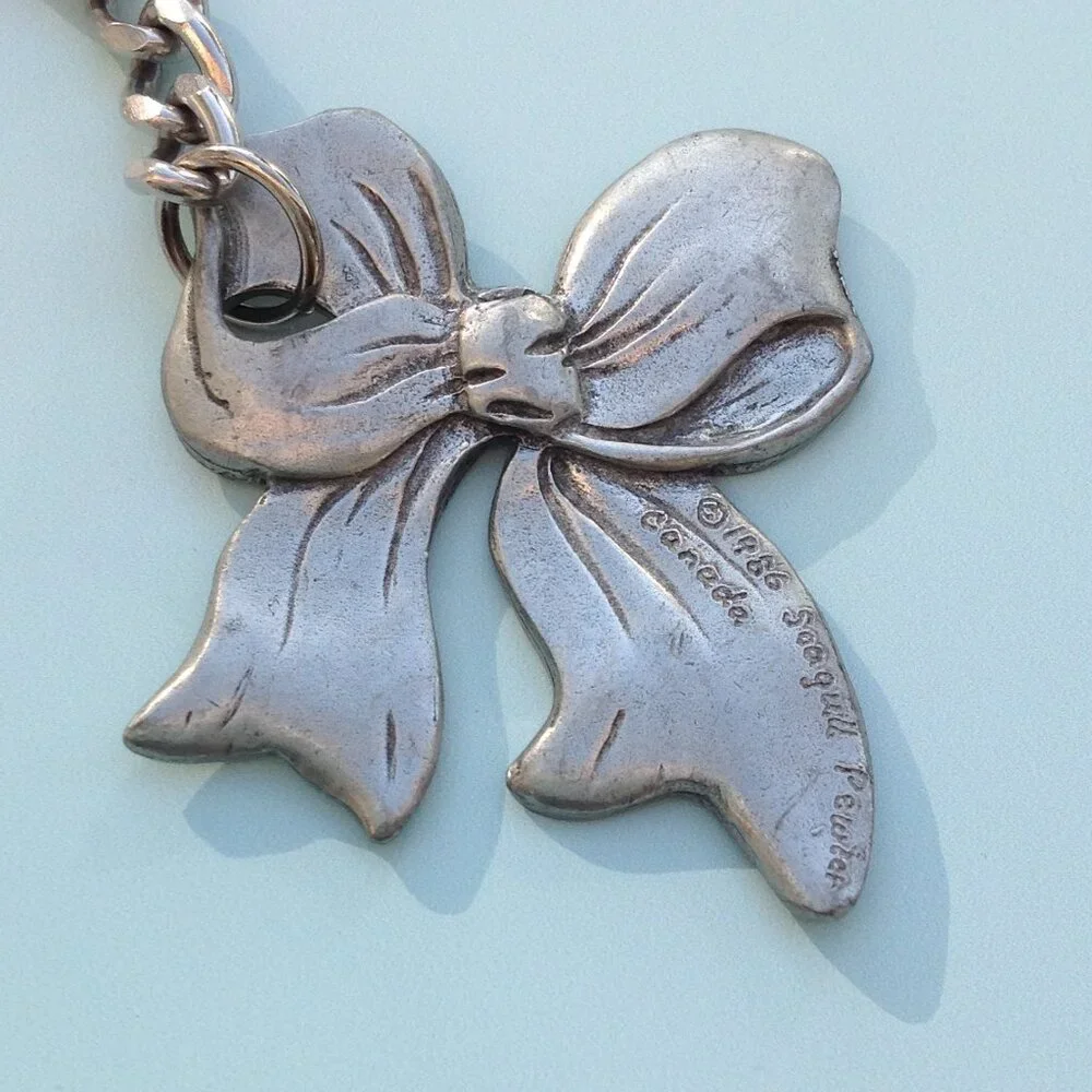 Seagull Pewter of Canada 1986 Animated Bow Key Chain Keychain Charm Fob